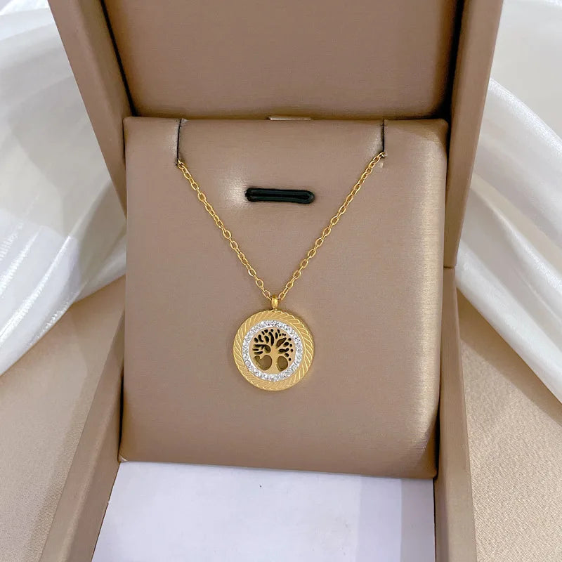 Hot Selling Statement Gold Stainless Steel Heart Butterfly Pendant Necklace Women Non Tarnish Pendant Necklace Jewelry