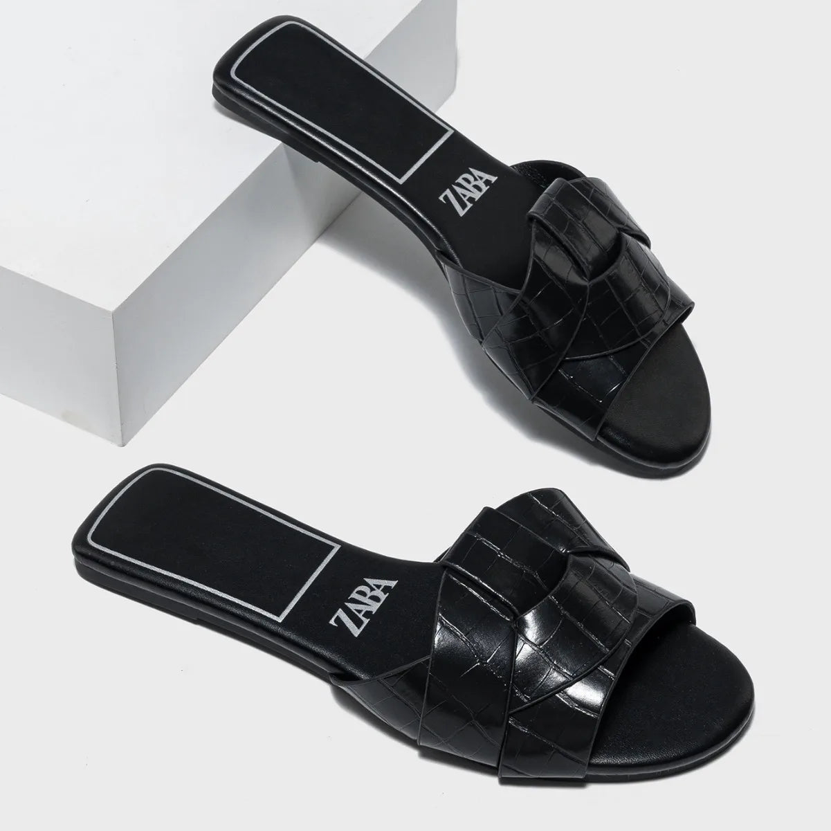 High Quality Large Size Ladies Babouches Female Summer Beach slippers Flat Slippers Women Fashion Sandals